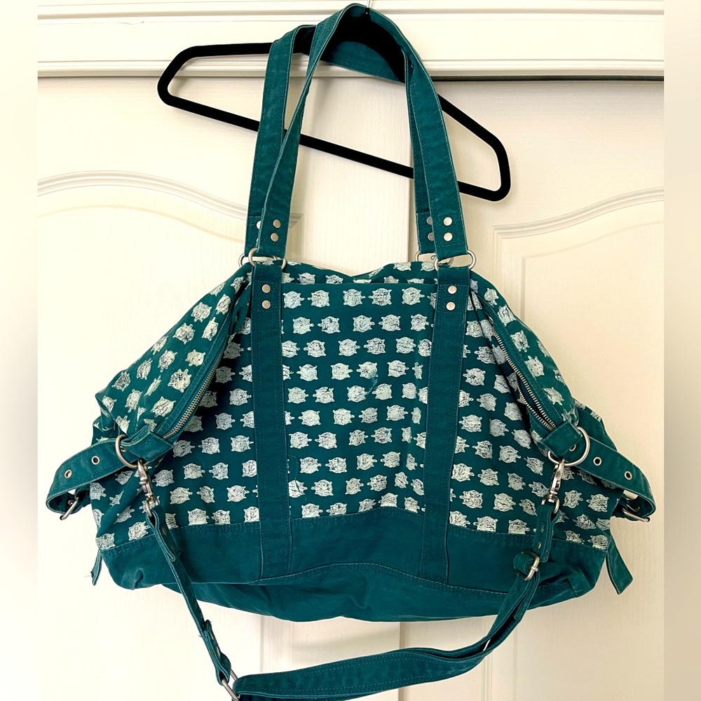 American Eagle Outfitters Turtle Print Canvas Weekender Travel Bag Duffle Bag